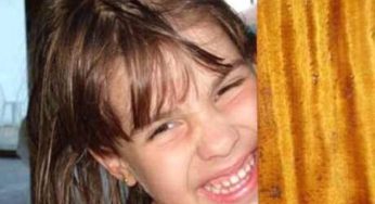 Madrasta de Isabella participa de culto evangélico dentro da prisão