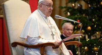 Jornal italiano afirma que papa Francisco já recebeu extrema-unção: “Está no fim da vida”